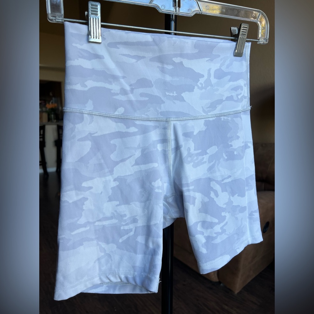 LULULEMON Wunder Under Short 6” Ribbed